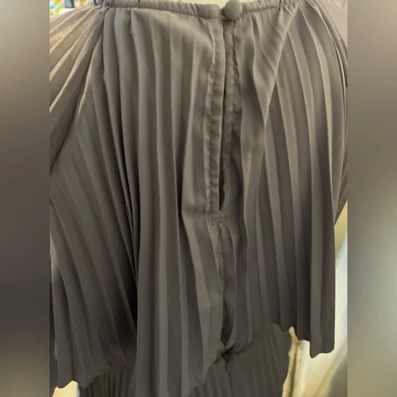 Pre-owned beautiful ASOS long shoulder ruffle and pleated A skirt - Picture 4 of 6